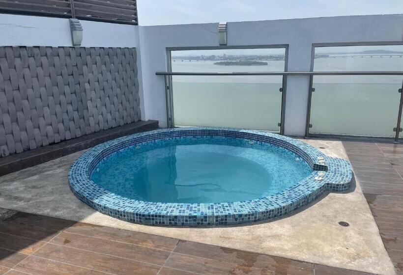 Люкс, Suite Riverfront Puerto Santa Ana