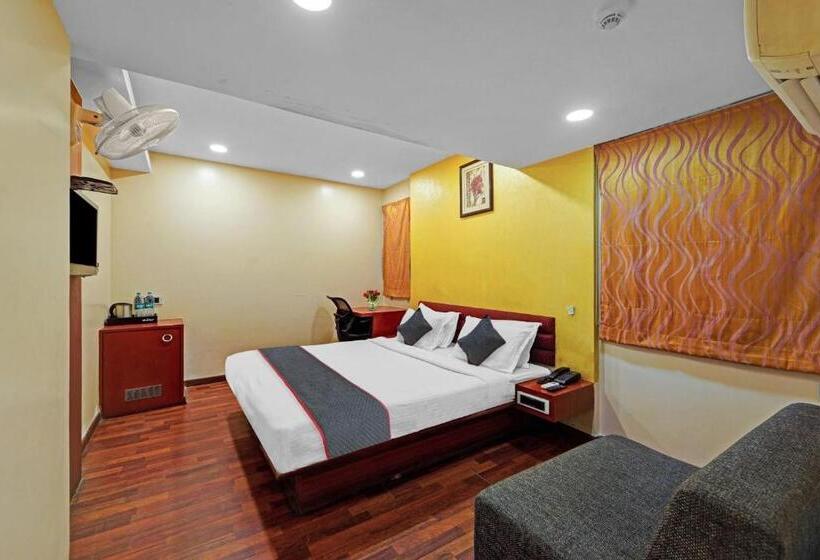 اتاق لوکس سه تخته, Super Townhouse Anna Salai