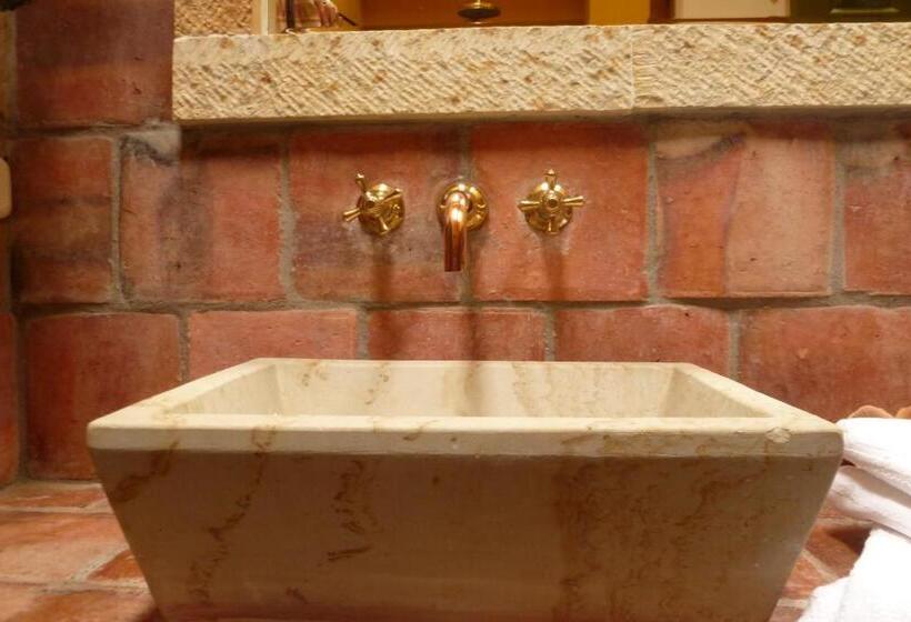Люкс, Mision Santa Barbara Rnt 4799