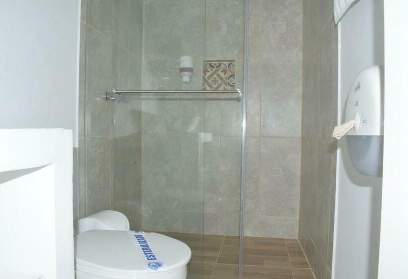Quarto Estandar, Parque De Los Arrieros