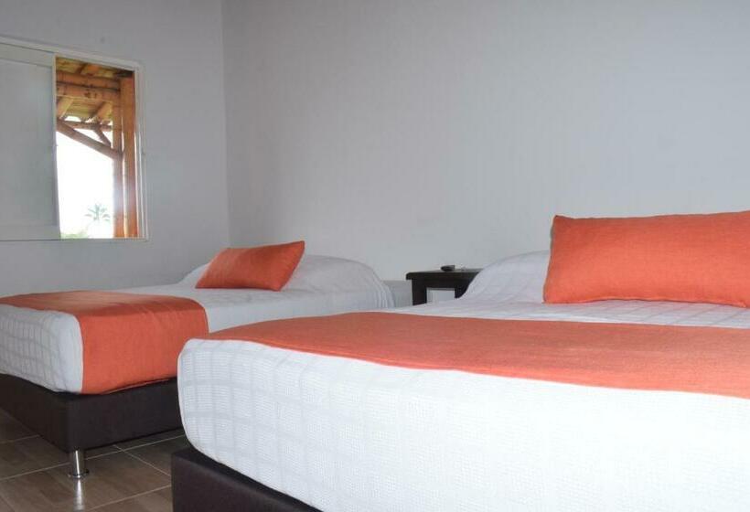 Quarto Quádruplo Estandar, Parque De Los Arrieros