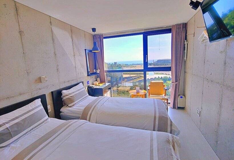 Номер Стандарт, Stay Interview Jeju