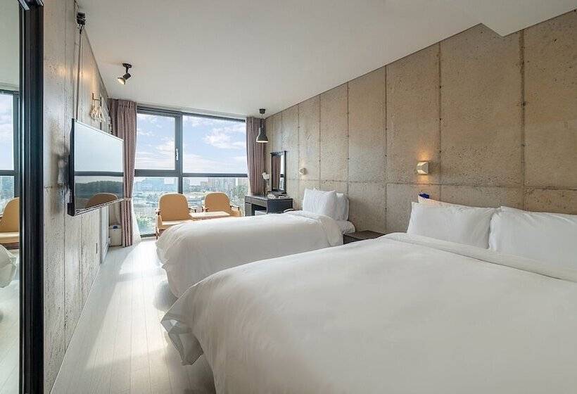 Семейный Номер, Stay Interview Jeju