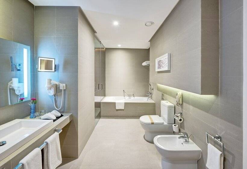 Номер Superior, The Act Hotel Sharjah