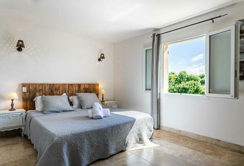 מיטת קינג בסוויטה, Mas Saint Julien