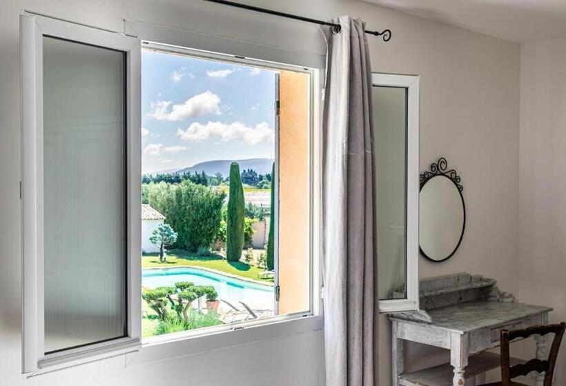 מיטת קינג בסוויטה, Mas Saint Julien