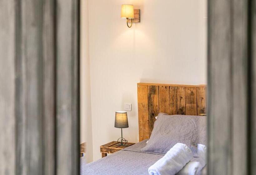 מיטת קינג בסוויטה, Mas Saint Julien