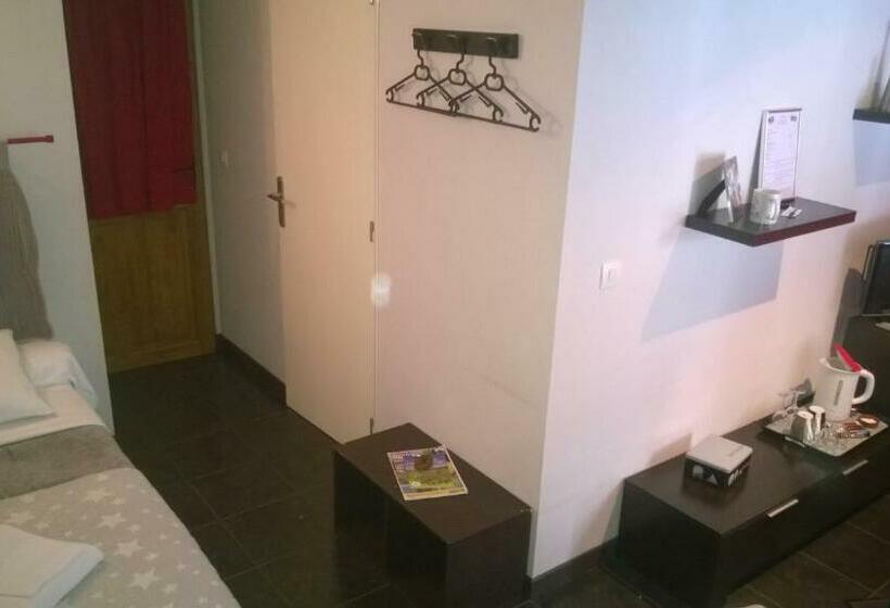 Номер Стандарт, Chambres D Hotes Les Chiens Verts, Jardin, Terrasse, Parking Privé
