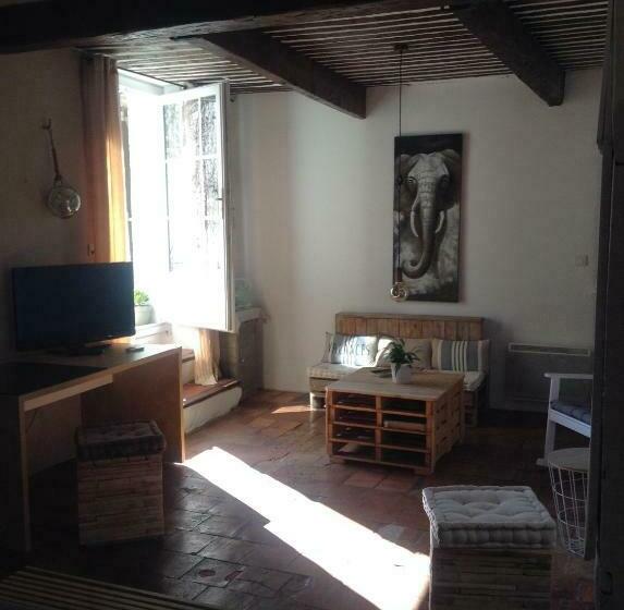 חדר קומפורט, La Demeure