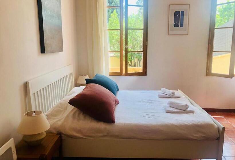 اتاق لوکس, B&b Villa Roumanille