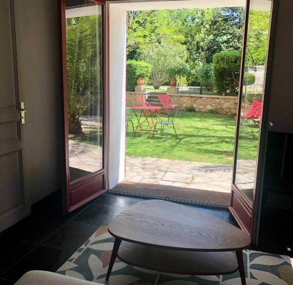 آپارتمان 1 خوابه با چشم‌انداز باغ, B&b Villa Roumanille