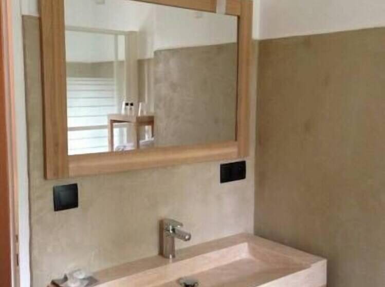 اتاق لوکس, B&b Villa Roumanille