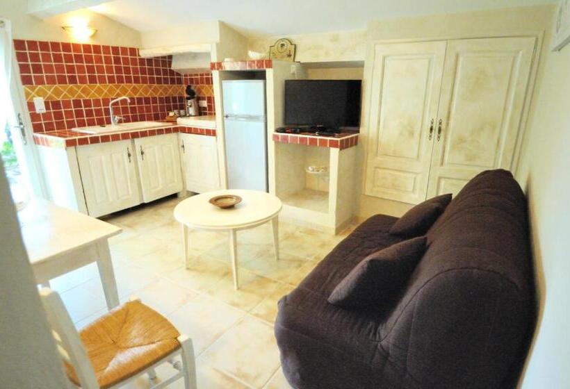 جناح جونيور مطل على الجبل, Domaine De Majastre