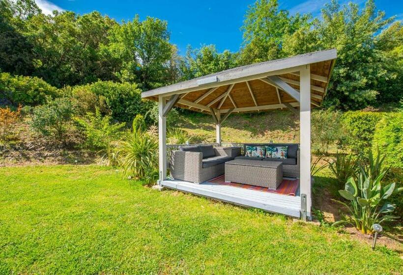 Escritório Estándar, Le Joyau Du Golfe De St Tropez