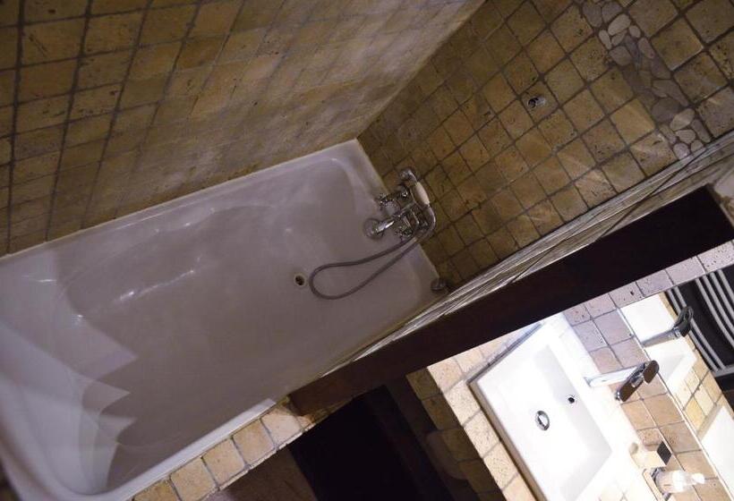 스위트, Les Terrasses De Castelnau