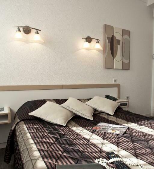 Номер Стандарт Трехместный, Hôtel Karène