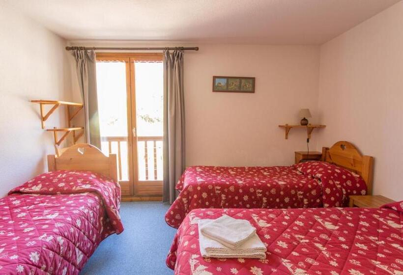 غرفة قياسية ثلاثية, Hôtel L Echaillon