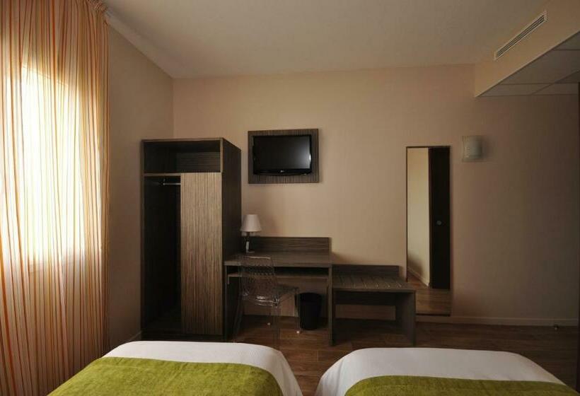 غرفة قياسية, Le Caiman