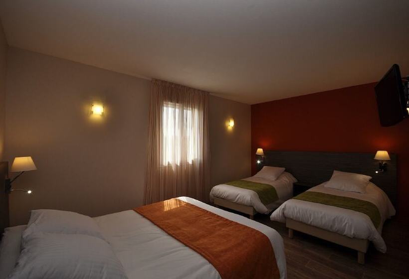 غرفة قياسية رباعية, Le Caiman