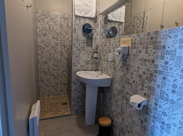 Семейный Номер, Logis Hotel La Tourelle Du Beffroi