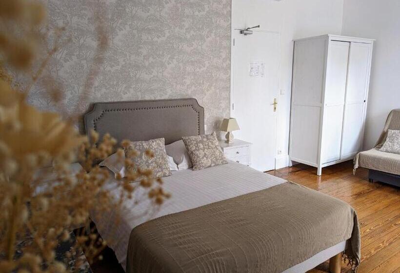 Семейный Номер, Logis Hotel La Tourelle Du Beffroi