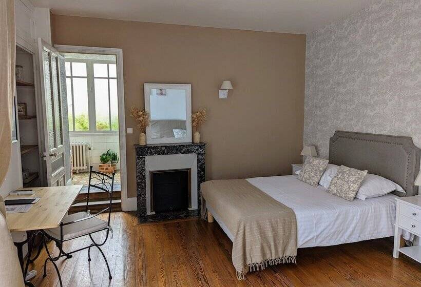 Семейный Номер, Logis Hotel La Tourelle Du Beffroi