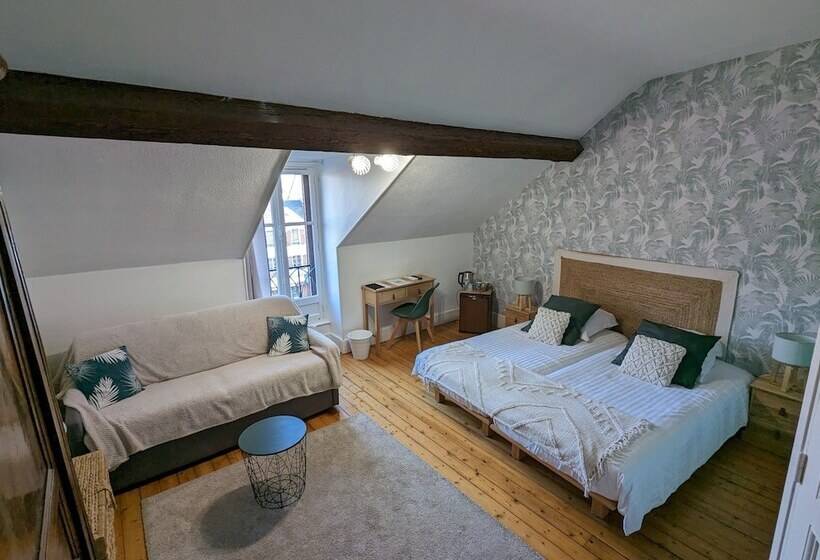 Семейный Номер, Logis Hotel La Tourelle Du Beffroi
