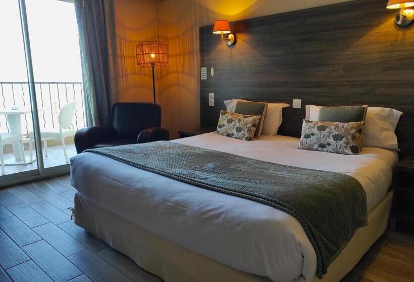 سوییت جونیور با چشم‌انداز دریا, Calavita Rooftop & Spa