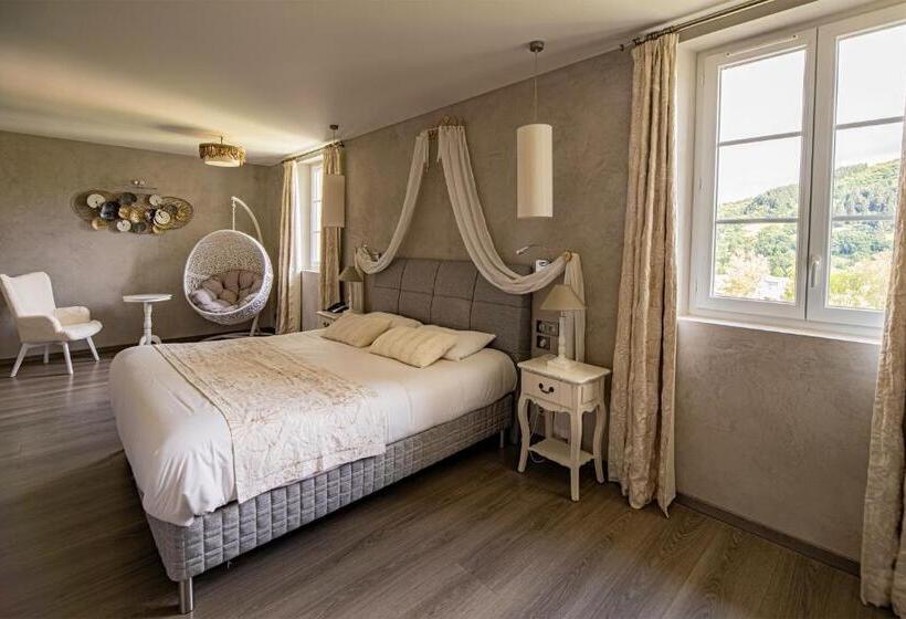 Полулюкс, Château De La Falque, The Originals Relais