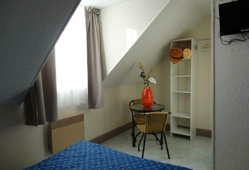 غرفة قياسية ثلاثية, Escal Hôtel