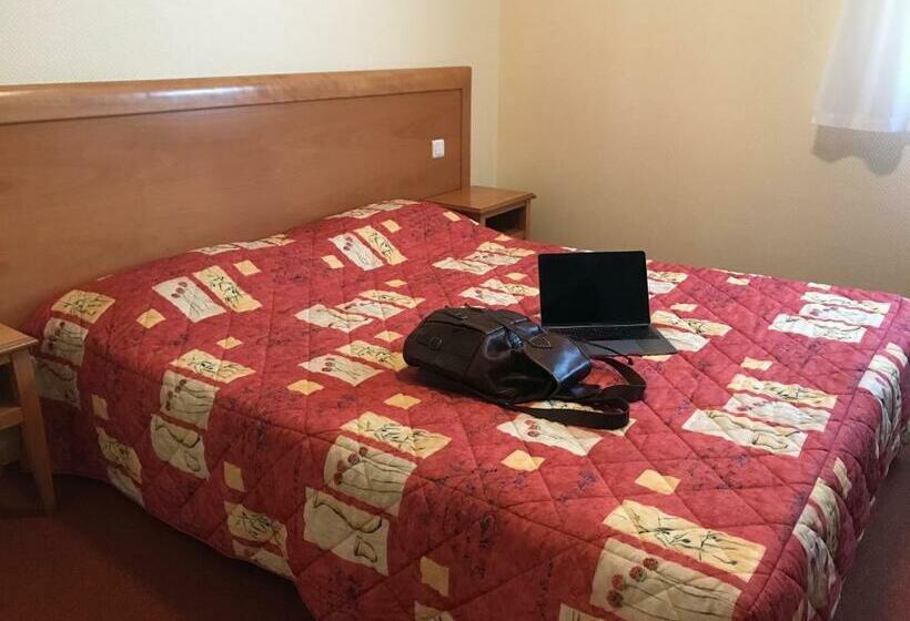 חדר סטנדרט, Hôtel La Colombiere Cantal