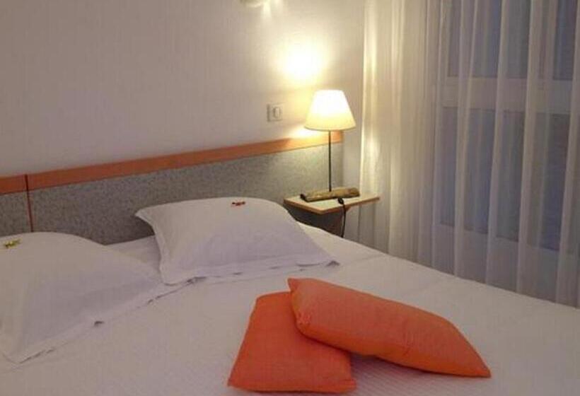 Номер Стандарт Индивидуальный, Hôtel Orange Marine