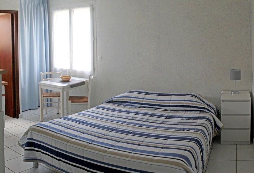 Студия Стандарт, Hôtel Résidence Les Flots