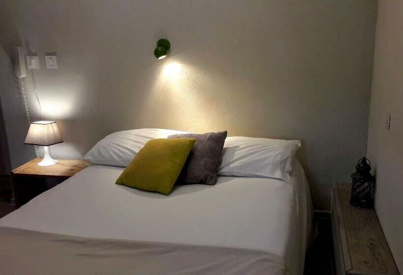 Номер Стандарт, Logis Hôtel Restaurant L Oustal