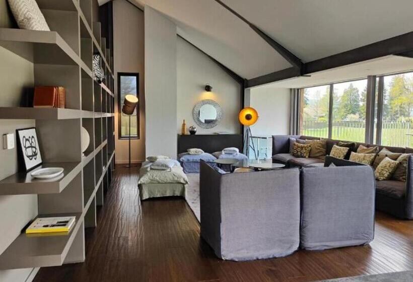 Номер Стандарт, Le Clos Marcel