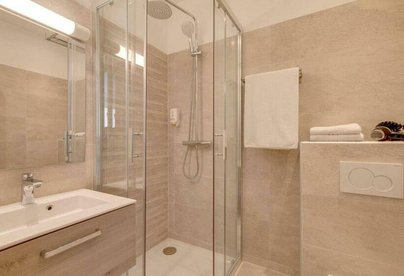 Quarto Triplo Estandar, Select