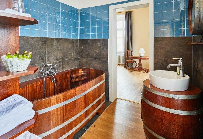 Люкс Повышенной Комфортности, Gutshotel Baron Knyphausen