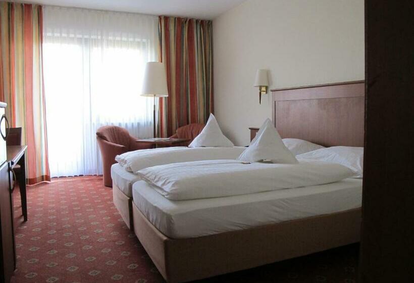 Номер Стандарт с Балконом, Weinhotel Rose