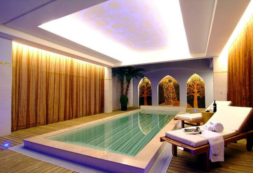 اتاق لوکس, Takao Love Motel