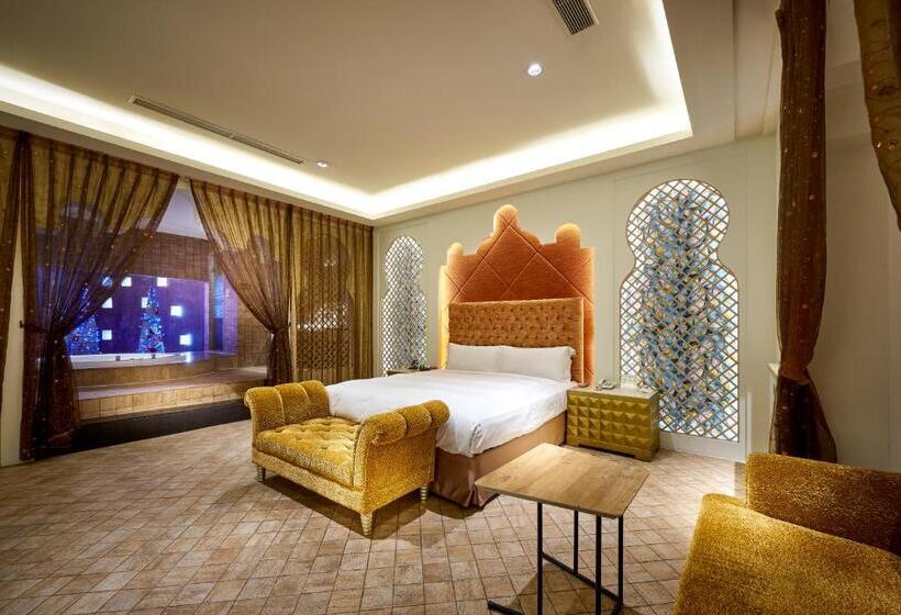 اتاق استاندارد, Takao Love Motel