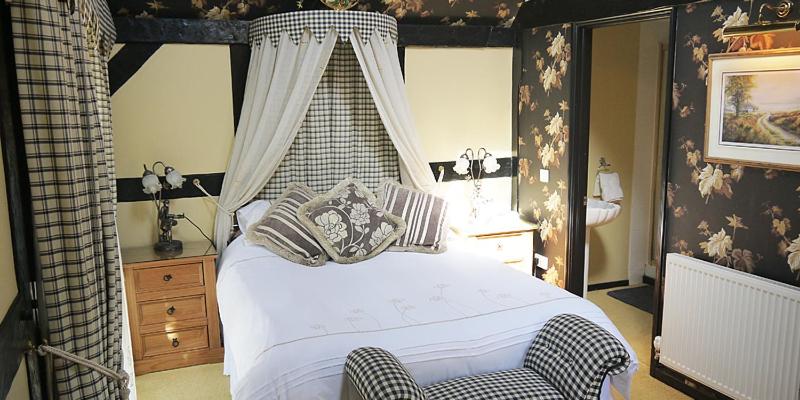 Номер Стандарт, The Old Priory B&b