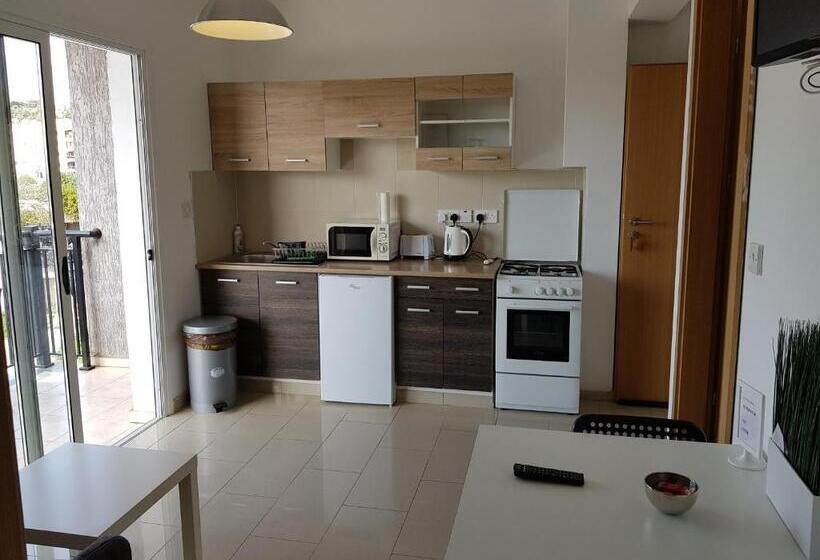 Апартаменты 1 Спальня с Балконом, Valentinos Apartments
