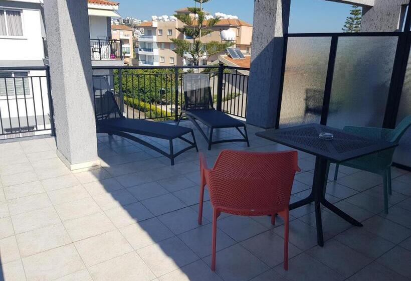 Апартаменты 1 Спальня с Террасой, Valentinos Apartments