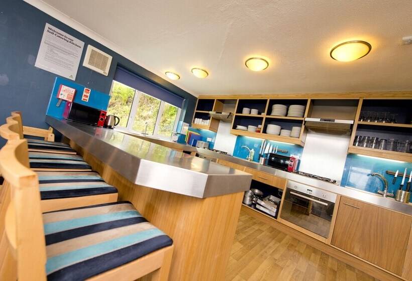 Кровать в Многоместном Номере с Общей Ванной, Hostel Yha Poppit Sands