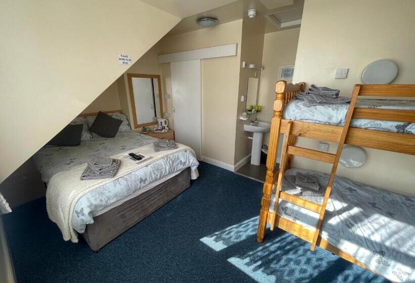 Семейный Номер, Ivydene Guest House