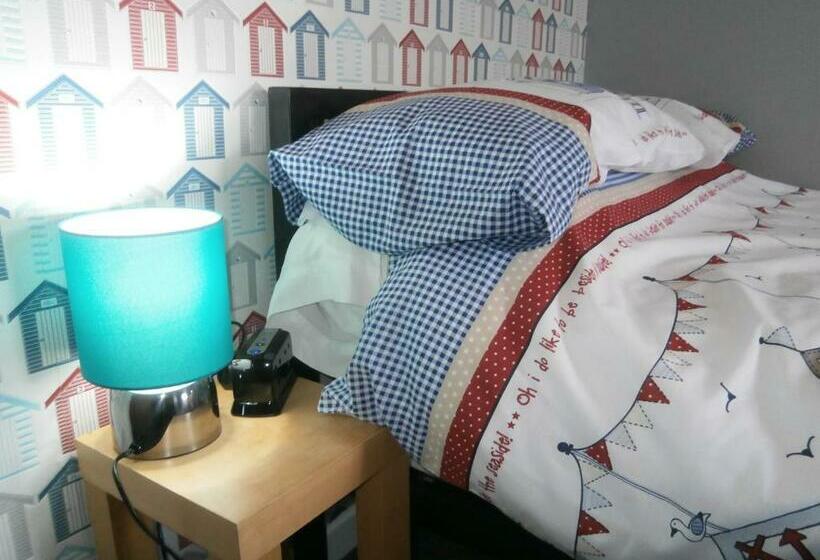 اتاق استاندارد, The Hut Wales   A Sea Front Inn