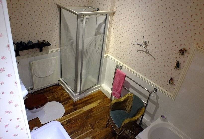 클래식 룸 더블 침대, Greystones B&b