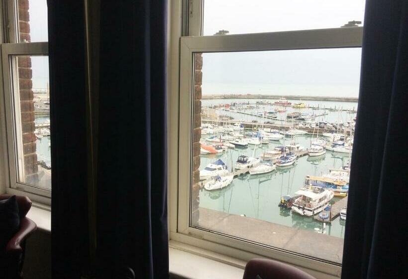 Номер Стандарт Вид на Море, Royal Temple Yacht Club
