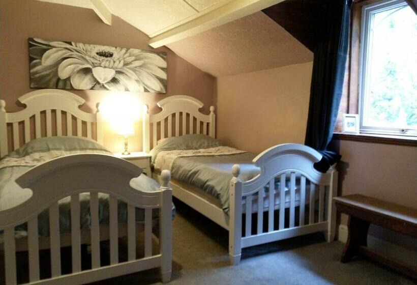 Номер Стандарт, Lledr House Hostel Near Two Zip World Sites
