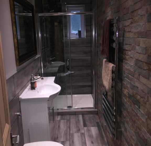 Четырехместный Номер Стандарт, Lledr House Hostel Near Two Zip World Sites